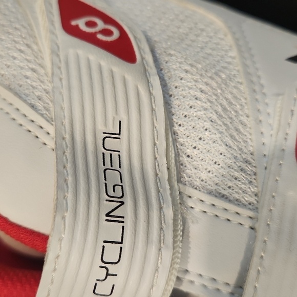 Cycling Deal White and Red Shoes - Picture 3 of 7